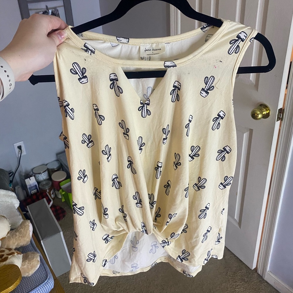 Cute cactus tank top size large